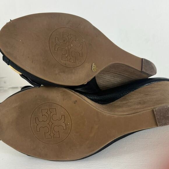 Tory Burch Wedge Pumps Women's Size 9 M Black Gold Leather Logo Peep Toe Wood - Picture 13 of 14